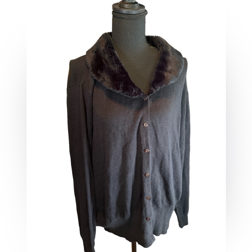 NWT Deame & White Black Cardigan with Faux Fur Collar | Size 2X